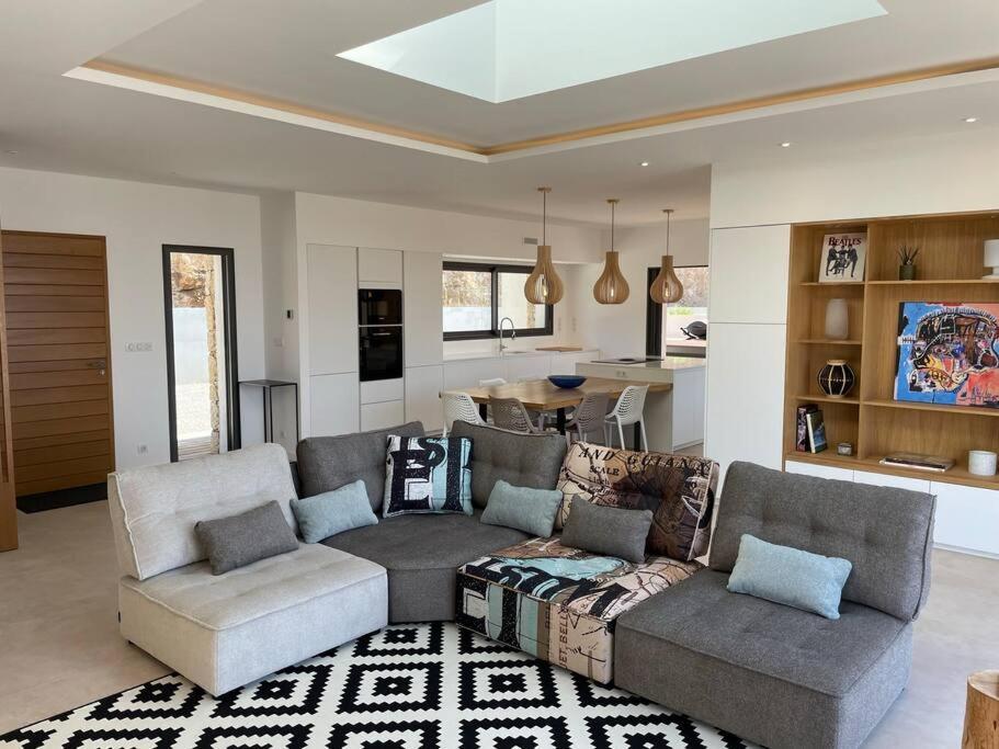 Villa Alandra Pietrosella المظهر الخارجي الصورة