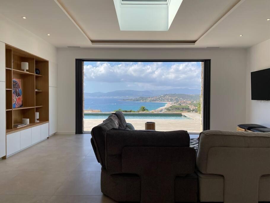 Villa Alandra Pietrosella المظهر الخارجي الصورة
