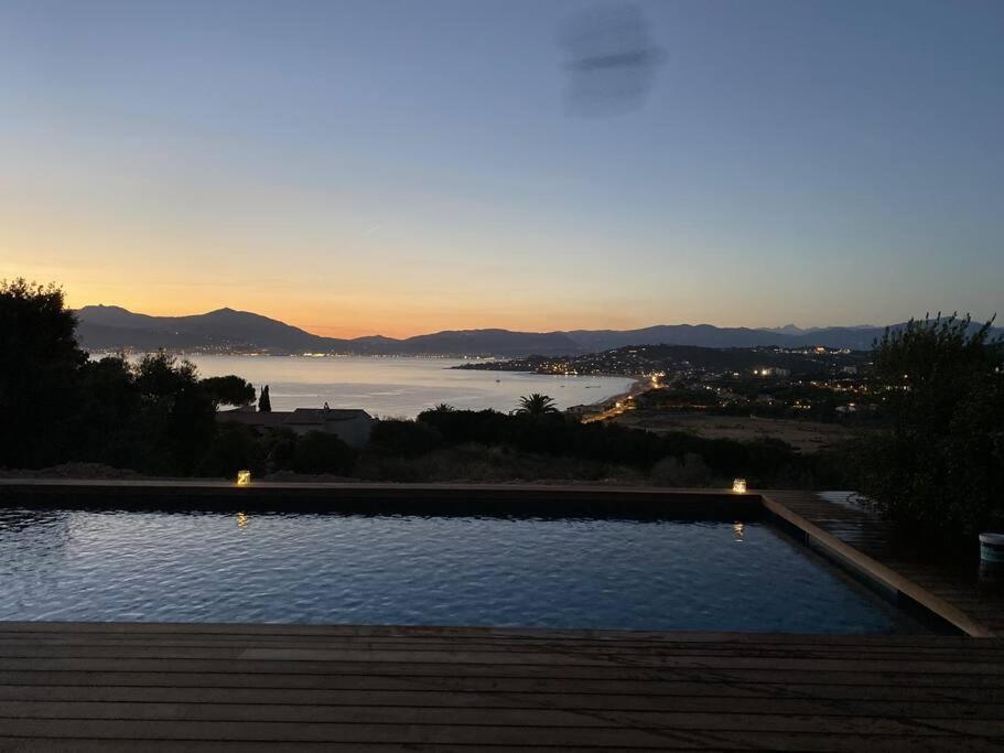 Villa Alandra Pietrosella المظهر الخارجي الصورة